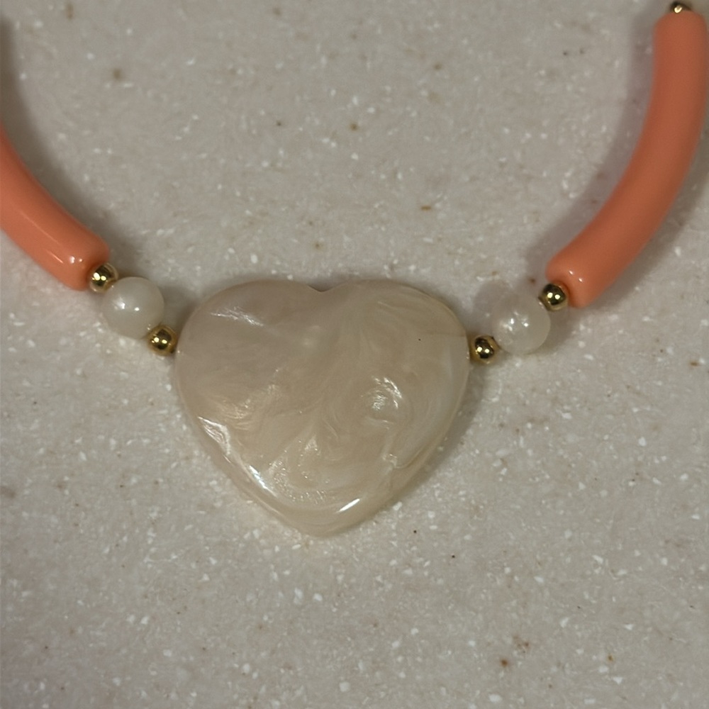 Avon 1988 Vintage Coral Heart Pendant Beaded Necklace - Picture 3 of 10